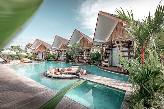 Oasis by Where NeXt pool villas